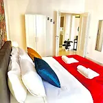 Appartement Forty1 Near Metro Cipro