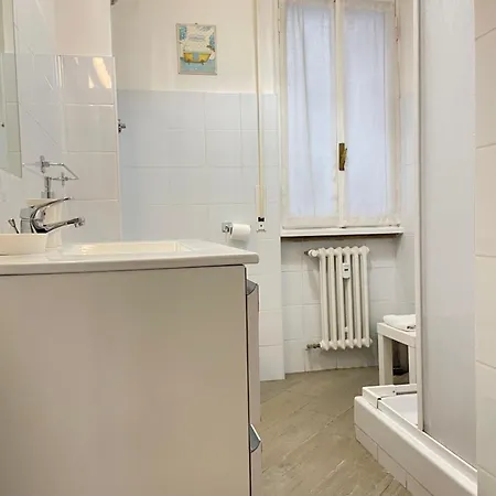 Apartment Forty1 Near Metro Cipro